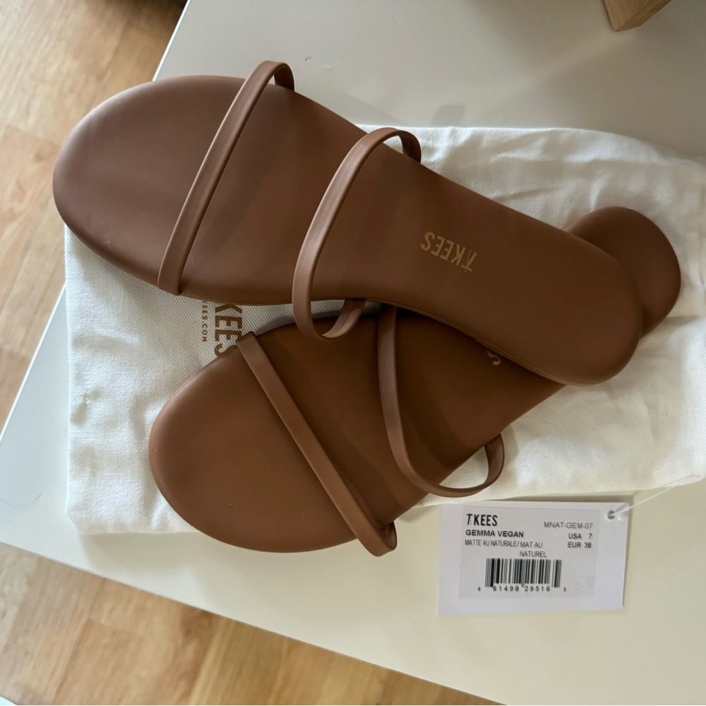 TKEES double strap sandals in color matte Au Naturale Sz 7.